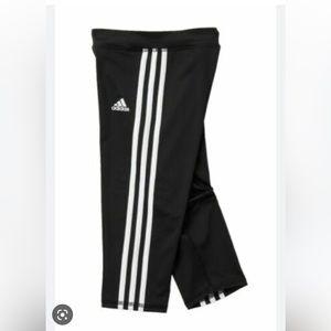 🖤 Black Kids, Adidas Capri leggings 🌟NWT🌟